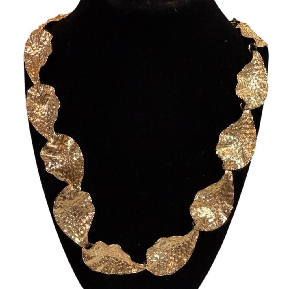 Vintage Napier Goldtone Garland of Leaves Delicate Statement Necklace